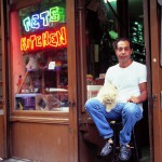 Pet adviser Manhattan, New York, 2001-2004. Silicone color photograph on methacrylate, 32 x 26 cm