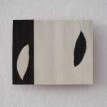 Dáctilos y troqueos (XII), 2022. Bone, ebony and sapele wood, 8 x 10 x 2 cm.