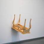 La mesa que habla (Luz Arcas), 74x50x99 cm