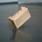 La mesa china que danza (Úrsula López), 9x19x11 cm